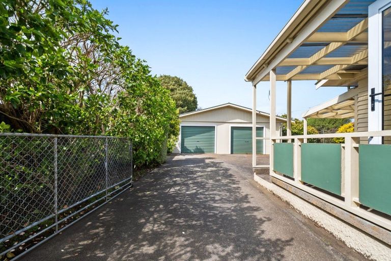 Photo of property in 11 Oxford Street, Marton, 4710