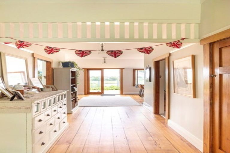 Photo of property in 39 Ngataringa Road, Devonport, Auckland, 0624