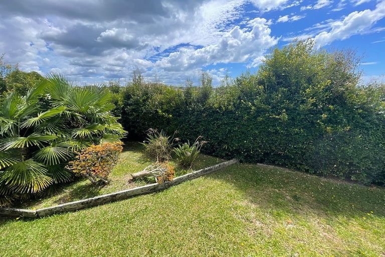 Photo of property in 121 Carlisle Road, Northcross, Auckland, 0632