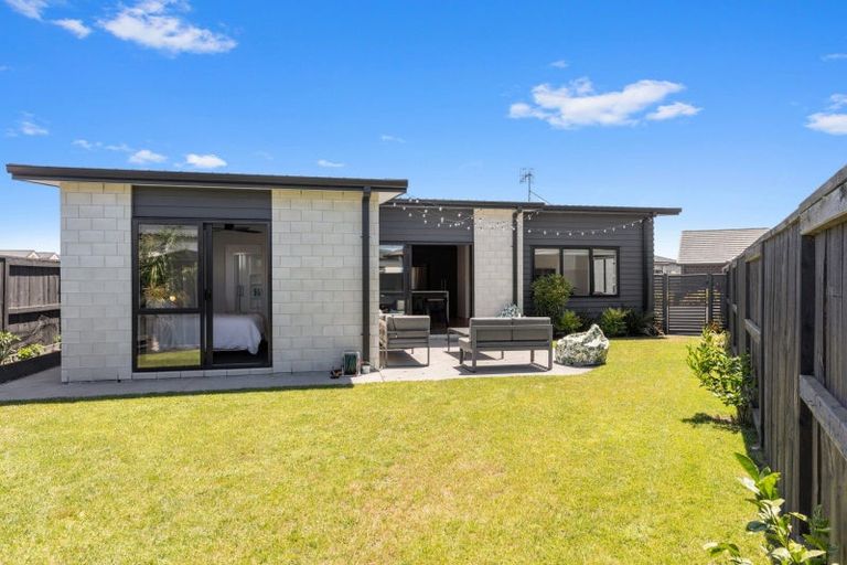 Photo of property in 51 Kotiate Street, Papamoa, 3118