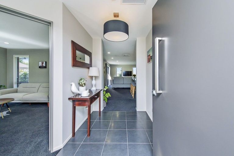 Photo of property in 17 Old Red Barn Road, Halswell, Christchurch, 8025