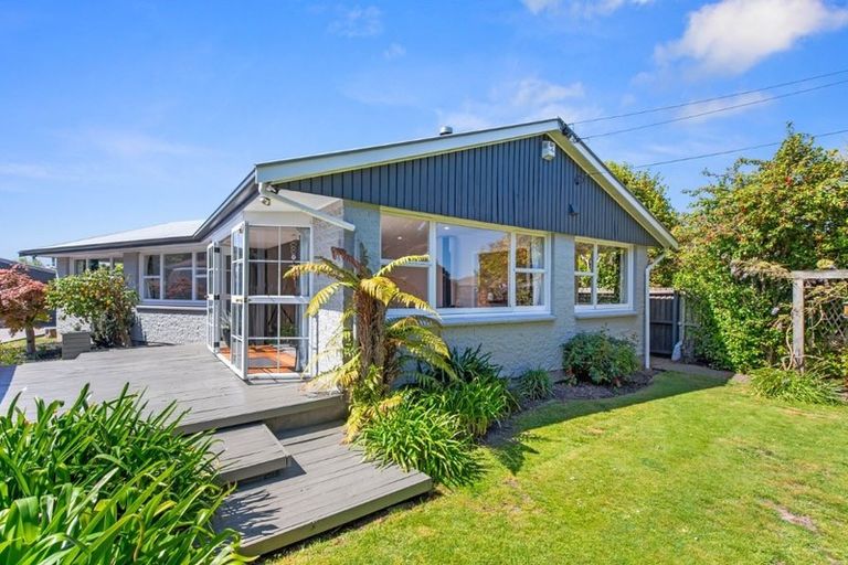 Photo of property in 10 Chedworth Avenue, Bishopdale, Christchurch, 8053