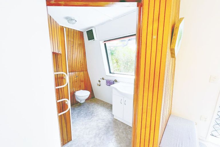 Photo of property in 4 Cliff Road, Torbay, Auckland, 0630