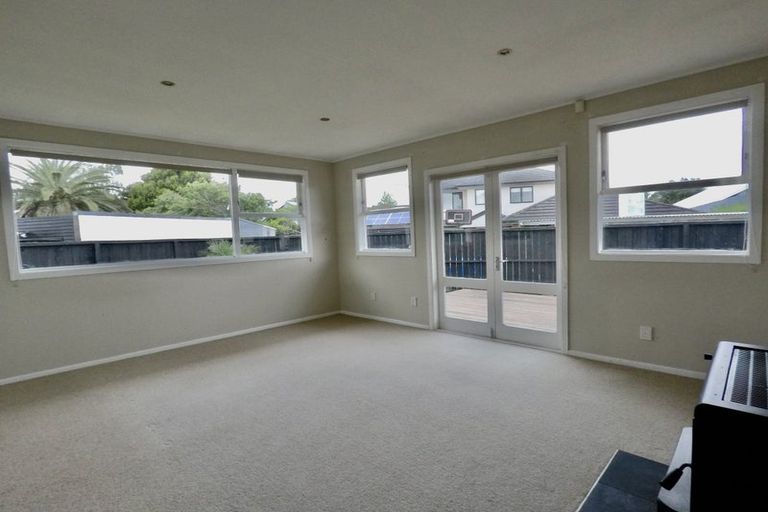 Photo of property in 13 Roby Street, Te Atatu Peninsula, Auckland, 0610