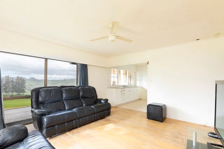 Photo of property in 84 Ocean View Road, Northcote, Auckland, 0627