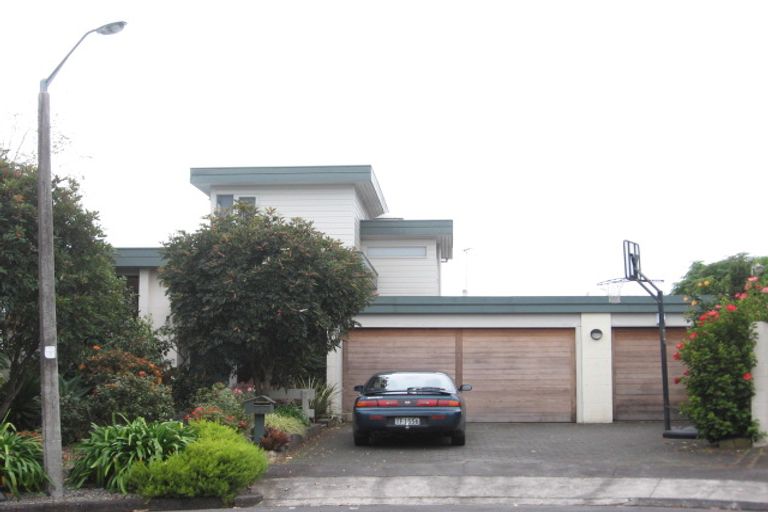 Photo of property in 20 Half Moon Rise, Half Moon Bay, Auckland, 2012
