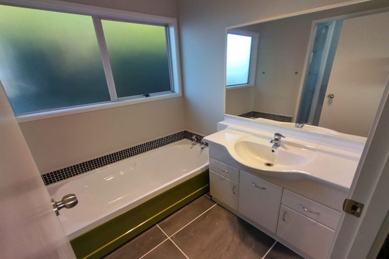 Photo of property in 15 Kindergarten Drive, Conifer Grove, Takanini, 2112