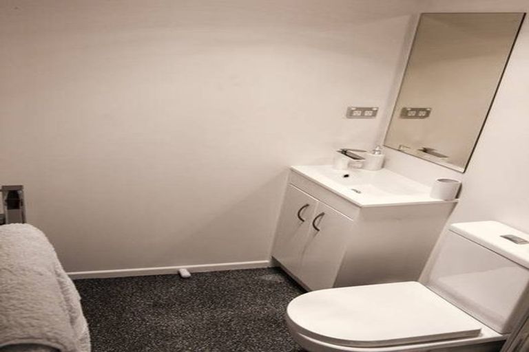 Photo of property in 34 Sandown Road, Rothesay Bay, Auckland, 0630