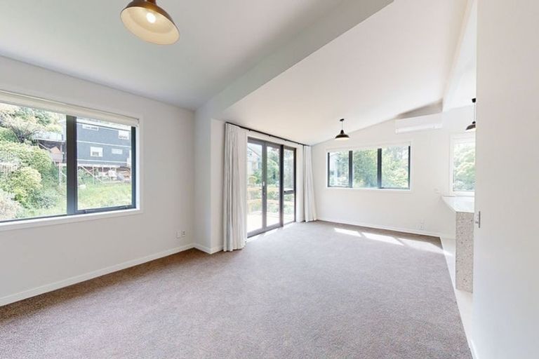 Photo of property in 12 Jacobsen Lane, Ngaio, Wellington, 6035