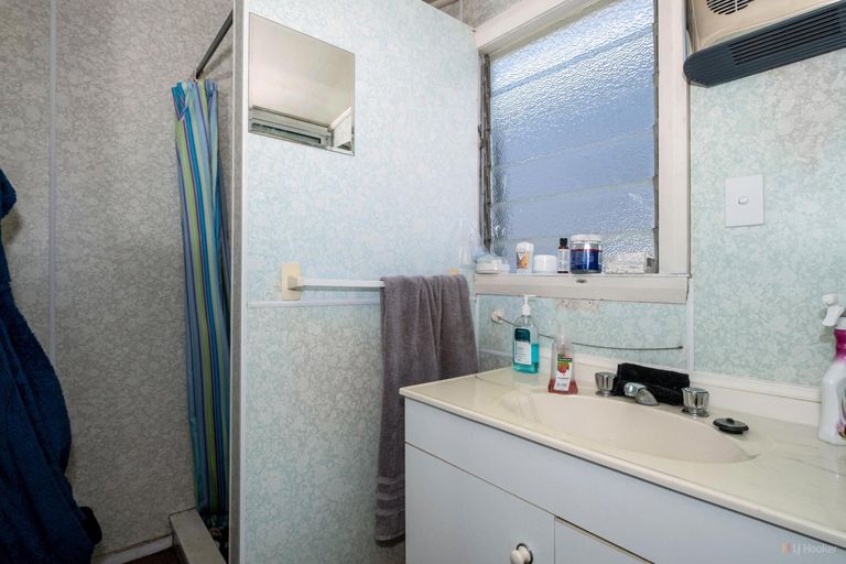 Photo of property in 28 Leonard Street, Waimate, 7924