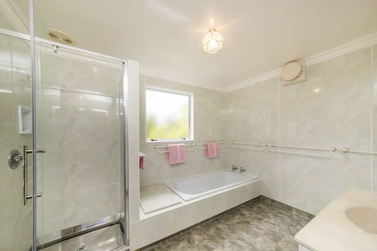 Photo of property in 53 Long Melford Road, Awapuni, Palmerston North, 4412