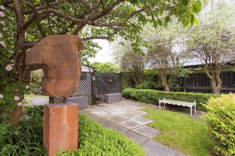 Photo of property in 216 Springfield Road, St Albans, Christchurch, 8014