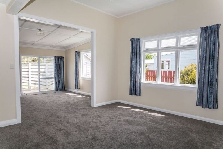 Photo of property in 40 Mcphee Street, Dannevirke, 4930