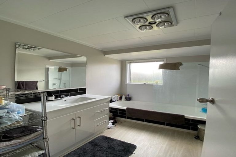 Photo of property in 18 Shalimar Place, Clover Park, Auckland, 2019