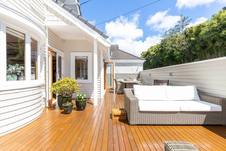 Photo of property in 83 Brougham Street, New Plymouth, 4310