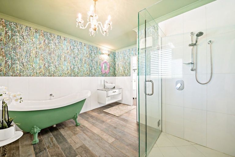 Photo of property in 121 Access Road, Kumeu, 0891