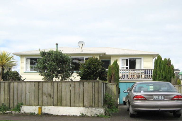 Photo of property in 23 Battiscombe Terrace, Waitara, 4320