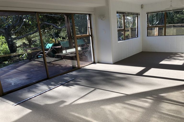 Photo of property in 2/29 Awaruku Road, Torbay, Auckland, 0630