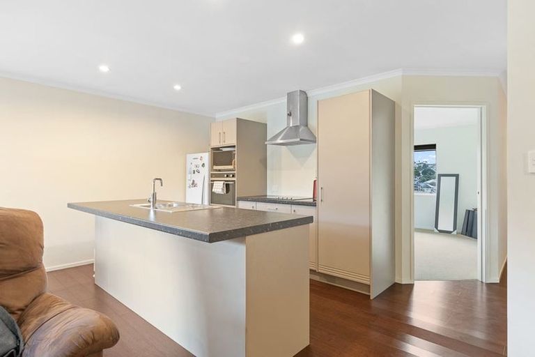 Photo of property in 6 Caffreys Avenue, Massey, Auckland, 0614