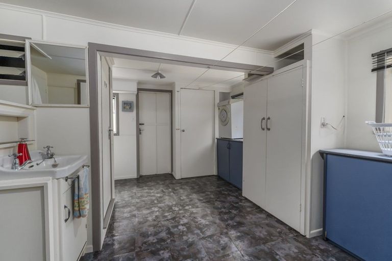 Photo of property in 4 Titoki Road, Waikanae Beach, Waikanae, 5036