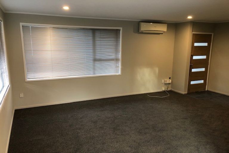 Photo of property in 13 Edwin Freeman Place, Ranui, Auckland, 0612