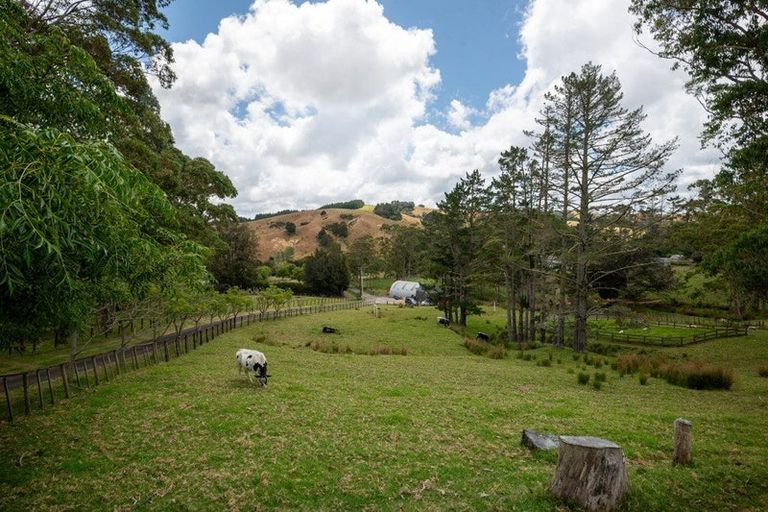 Photo of property in 585 Inland Road, Helensville, 0875