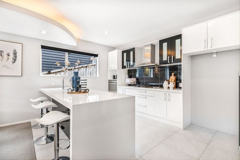 Photo of property in 7 Lucca Crescent, Flat Bush, Auckland, 2019