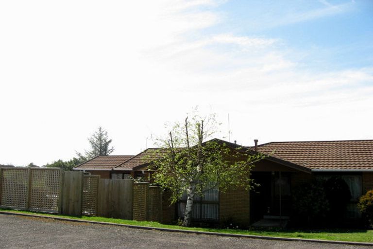 Photo of property in 14 Caledonia Place, Highlands Park, New Plymouth, 4312