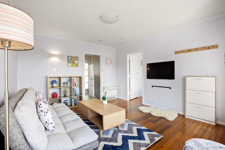 Photo of property in 3/53 Merani Street, Belmont, Auckland, 0622