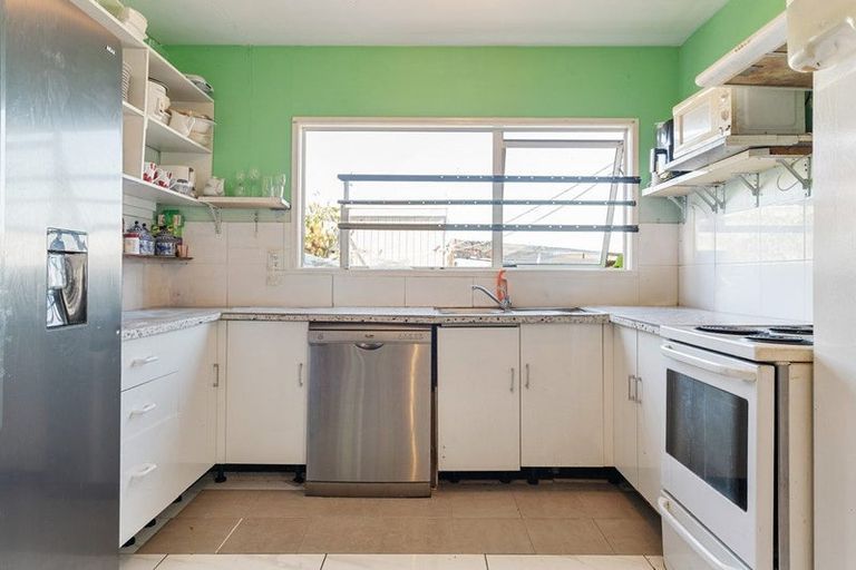 Photo of property in 31 Barneys Farm Road, Clendon Park, Auckland, 2103