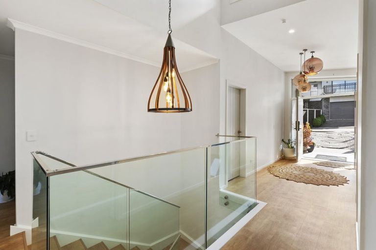 Photo of property in 20 Grumman Lane, Newlands, Wellington, 6037