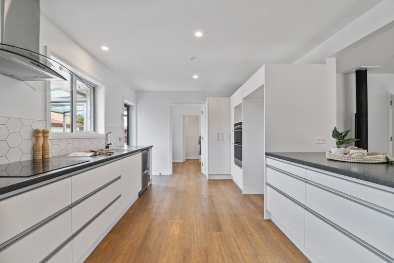 Photo of property in 408 Main North Road, Redwood, Christchurch, 8051