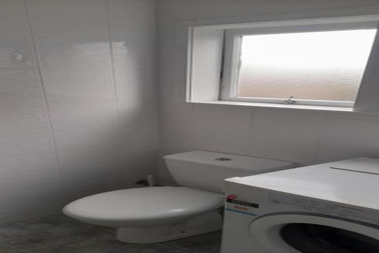 Photo of property in 99 Coronation Road, Hillcrest, Auckland, 0627