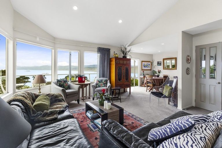 Photo of property in 13 Signallers Grove, Strathmore Park, Wellington, 6022