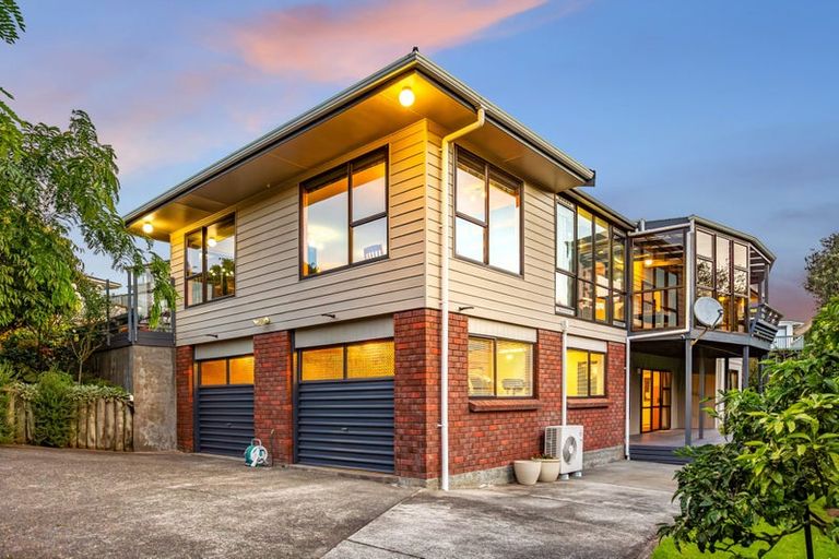 Photo of property in 12 Exploration Way, Whitby, Porirua, 5024