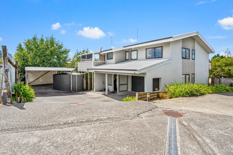 Photo of property in 33 Gledstane Road, Stanmore Bay, Whangaparaoa, 0932