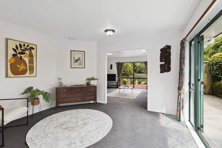 Photo of property in 38 Landsdowne Terrace, Karori, Wellington, 6012