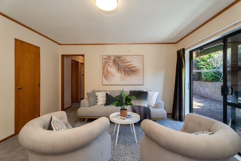 Photo of property in 8 Maywood Grove, Churton Park, Wellington, 6037