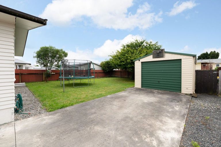 Photo of property in 14 Yvonne Street, Melville, Hamilton, 3206