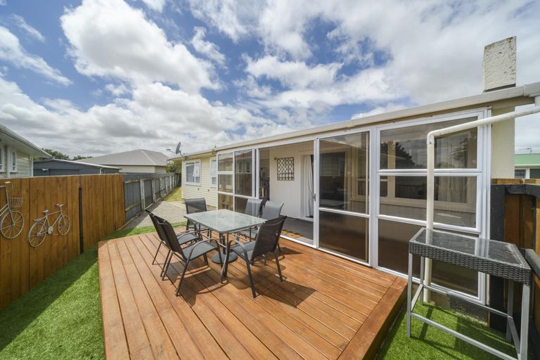 Photo of property in 39 Wood Street, Takaro, Palmerston North, 4410