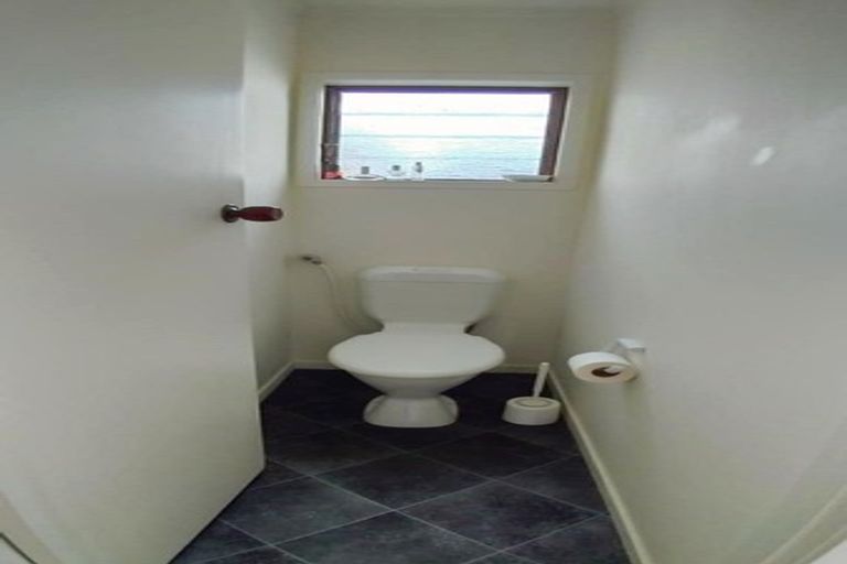 Photo of property in 2/3 Rahopara Street, Castor Bay, Auckland, 0620