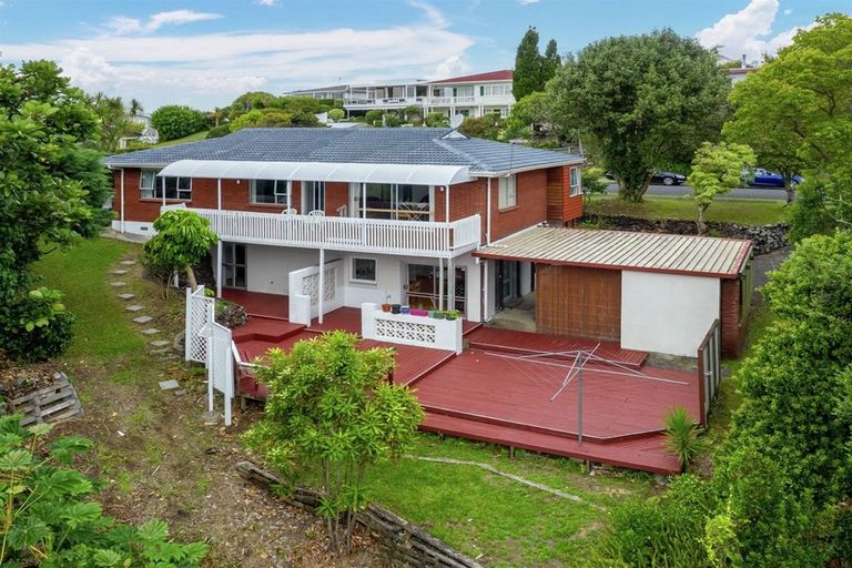 Photo of property in 17 Copperfield Terrace, Mellons Bay, Auckland, 2014