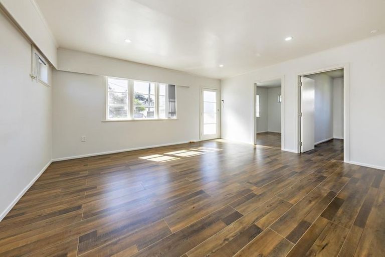 Photo of property in 51 Weymouth Road, Manurewa, Auckland, 2102