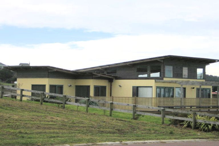 Photo of property in 2 Lax Crescent, Leigh, 0985