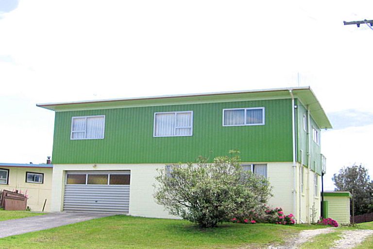 Photo of property in 71 Seaforth Road, Waihi Beach, 3611