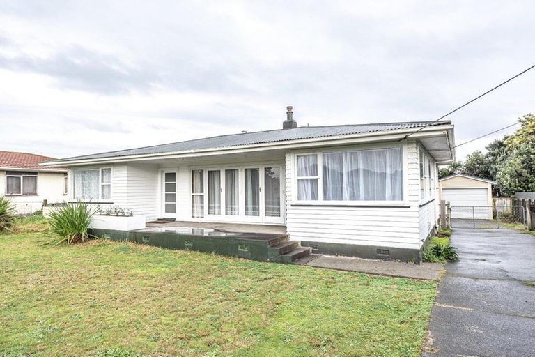 Photo of property in 7 Cornfoot Street, Castlecliff, Whanganui, 4501