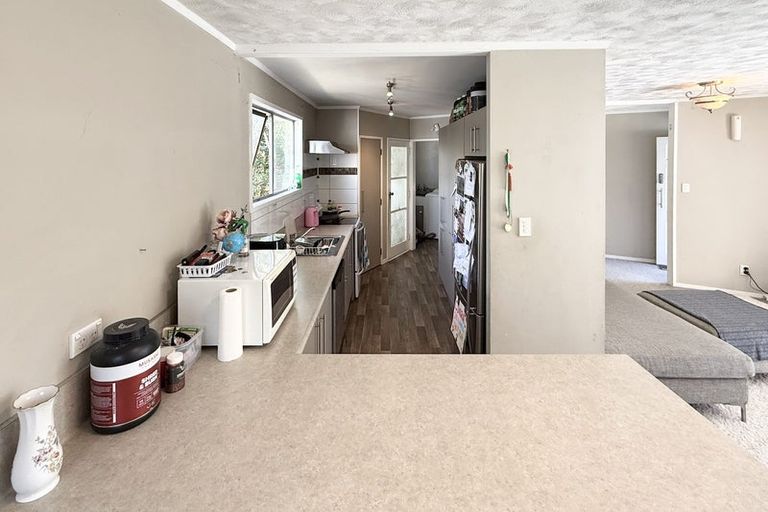 Photo of property in 31 Preston Avenue, Henderson, Auckland, 0610