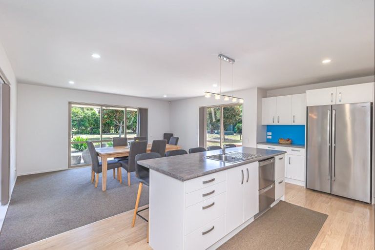 Photo of property in 38 Saint Laurent Way, Ohau, Levin, 5570