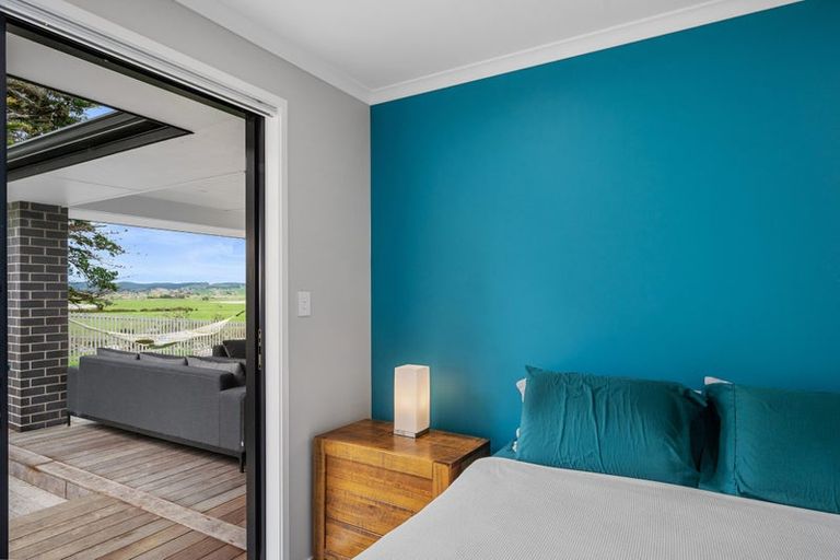 Photo of property in 19 Kawariki Road, Helensville, 0800