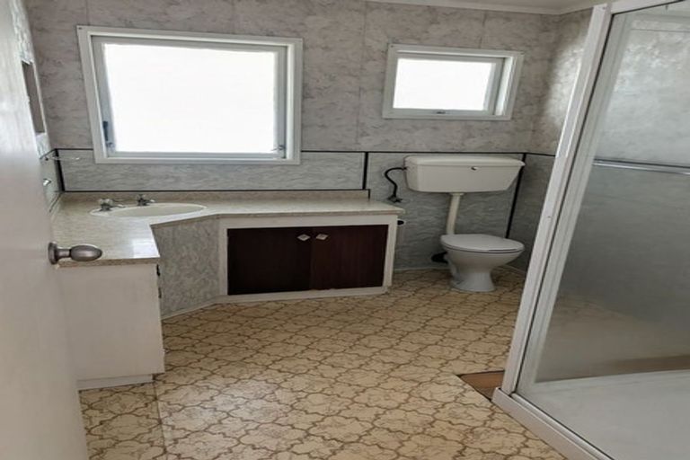 Photo of property in 2/103 Lake Road, Northcote, Auckland, 0627